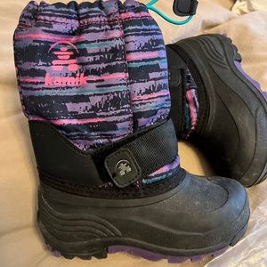 Girls Kamik Snow Boots size 11